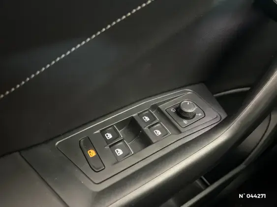 VOLKSWAGEN T-ROC - voiture d'occasion - Photo 32