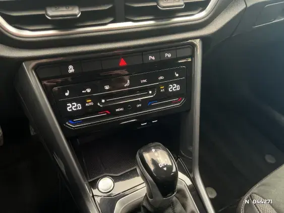 VOLKSWAGEN T-ROC - voiture d'occasion - Photo 28