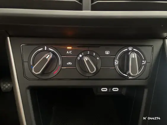 VOLKSWAGEN POLO VI - voiture d'occasion - Photo 27