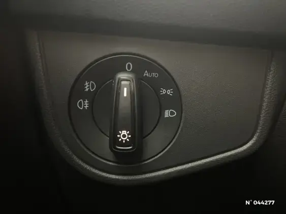 VOLKSWAGEN POLO VI - voiture d'occasion - Photo 15
