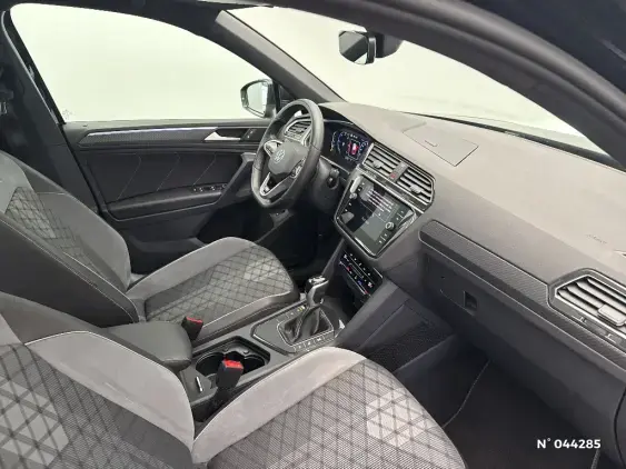 VOLKSWAGEN TIGUAN II - voiture d'occasion - Photo 10