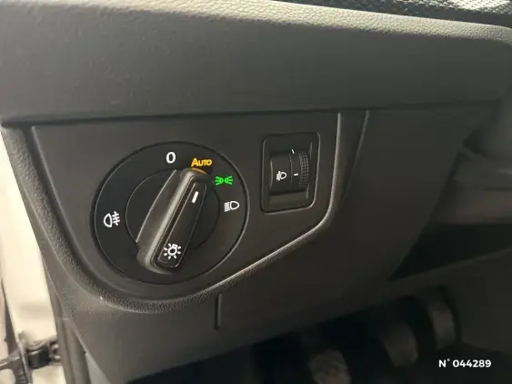 VOLKSWAGEN POLO VI - voiture d'occasion - Photo 15