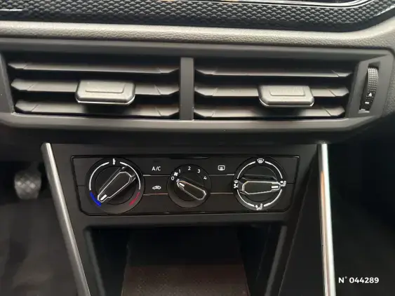 VOLKSWAGEN POLO VI - voiture d'occasion - Photo 29
