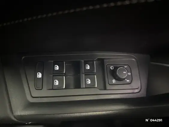 VOLKSWAGEN T-ROC - voiture d'occasion - Photo 33