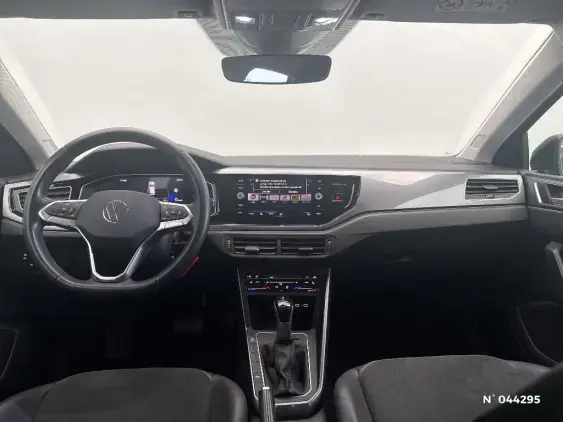 VOLKSWAGEN POLO VI - voiture d'occasion - Photo 9
