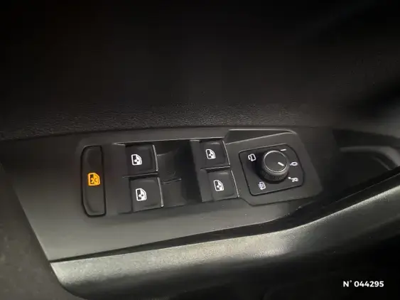 VOLKSWAGEN POLO VI - voiture d'occasion - Photo 27
