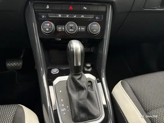 VOLKSWAGEN T-ROC - voiture d'occasion - Photo 29