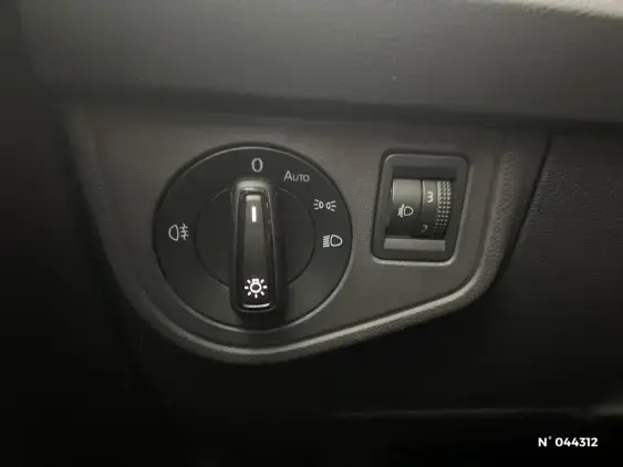 VOLKSWAGEN POLO VI - voiture d'occasion - Photo 15