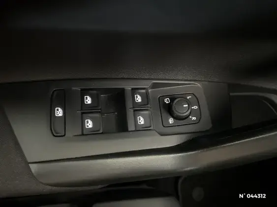 VOLKSWAGEN POLO VI - voiture d'occasion - Photo 31