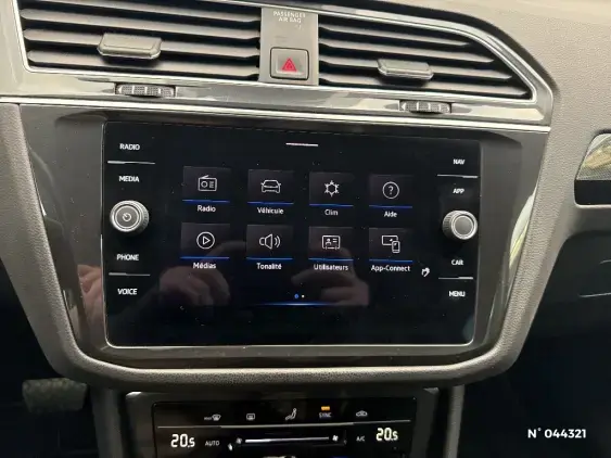 VOLKSWAGEN TIGUAN II - voiture d'occasion - Photo 13