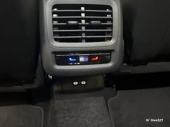 VOLKSWAGEN T-ROC II - voiture d'occasion - Photo 32