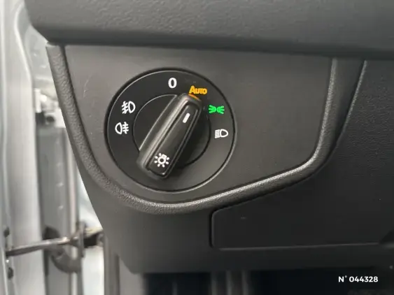 VOLKSWAGEN POLO VI - voiture d'occasion - Photo 15