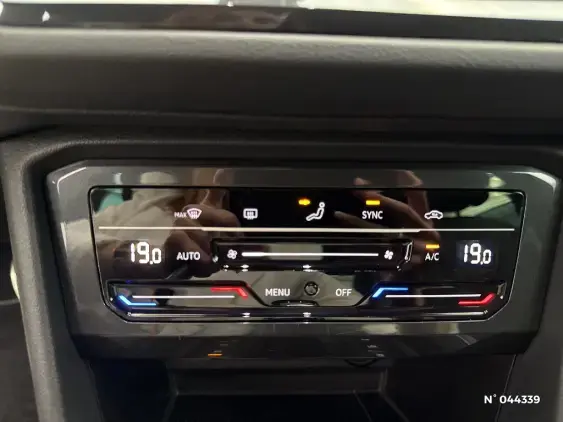 VOLKSWAGEN TIGUAN II - voiture d'occasion - Photo 30