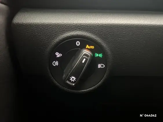 VOLKSWAGEN T-ROC - voiture d'occasion - Photo 15