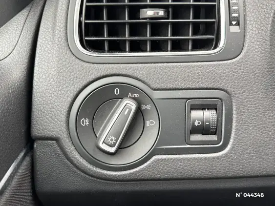 VOLKSWAGEN POLO V - voiture d'occasion - Photo 15