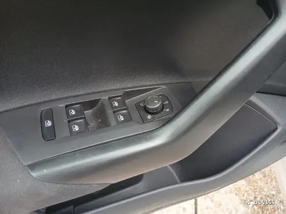VOLKSWAGEN POLO VI - voiture d'occasion - Photo 14