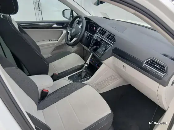 VOLKSWAGEN TIGUAN II - voiture d'occasion - Photo 10