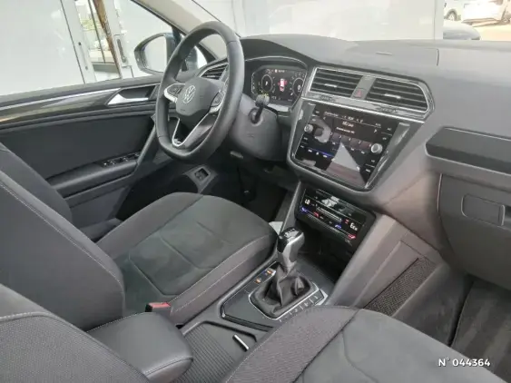 VOLKSWAGEN TIGUAN II - voiture d'occasion - Photo 10