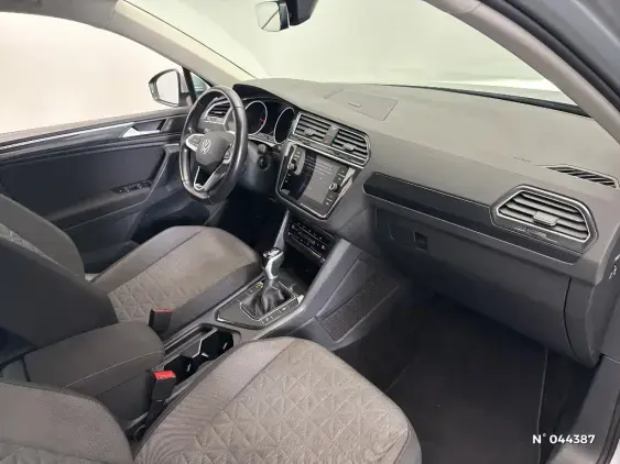 VOLKSWAGEN TIGUAN II - voiture d'occasion - Photo 10