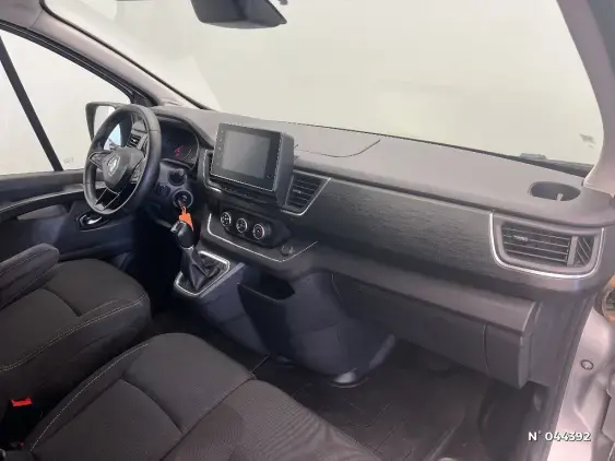 RENAULT TRAFIC FG III - voiture d'occasion - Photo 9