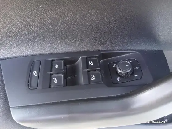 VOLKSWAGEN POLO VI - voiture d'occasion - Photo 15