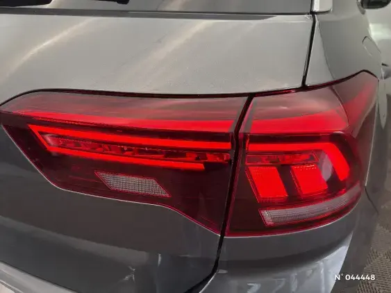 VOLKSWAGEN T-ROC - voiture d'occasion - Photo 26