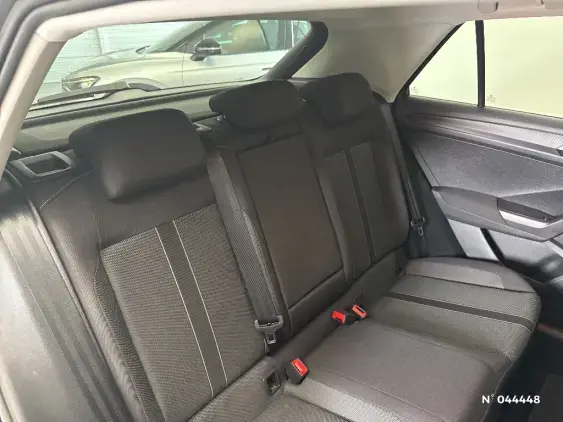 VOLKSWAGEN T-ROC - voiture d'occasion - Photo 11