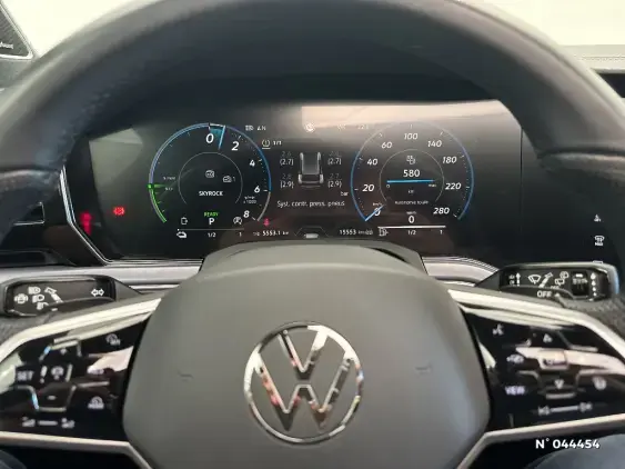 VOLKSWAGEN TOUAREG III - voiture d'occasion - Photo 12