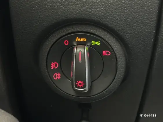 VOLKSWAGEN AMAROK - voiture d'occasion - Photo 15