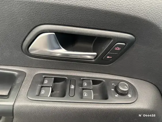 VOLKSWAGEN AMAROK - voiture d'occasion - Photo 28