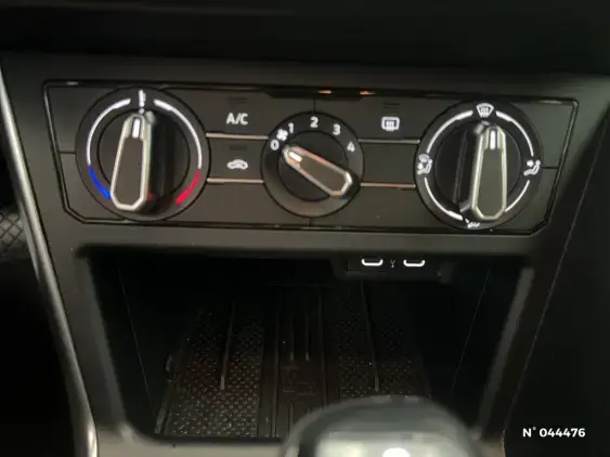 VOLKSWAGEN POLO VI - voiture d'occasion - Photo 27