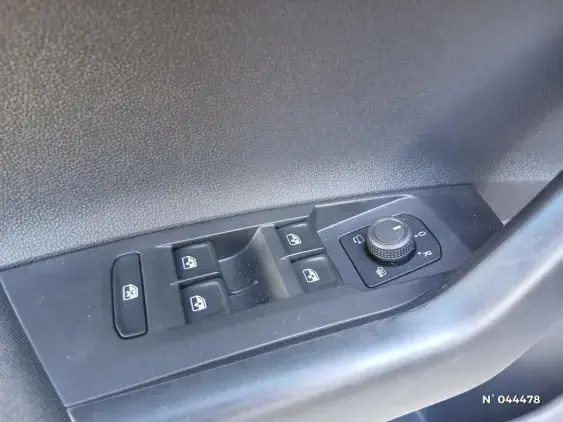 VOLKSWAGEN POLO VI - voiture d'occasion - Photo 15