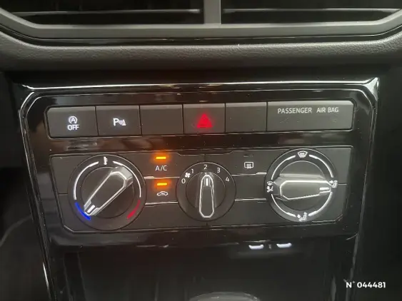 VOLKSWAGEN T-CROSS - voiture d'occasion - Photo 27