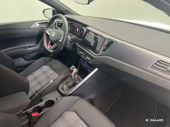 VOLKSWAGEN POLO VI - voiture d'occasion - Photo 9