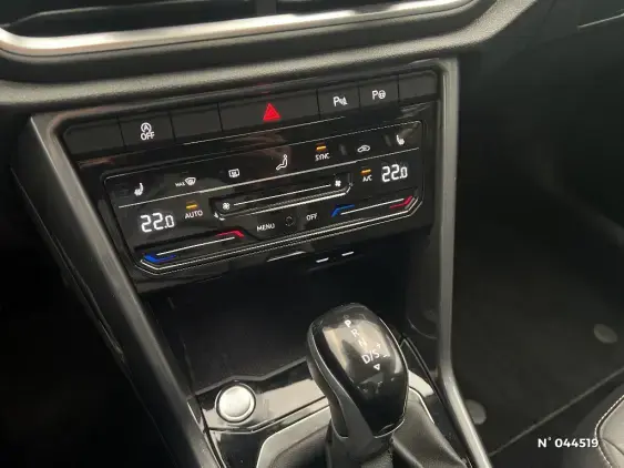 VOLKSWAGEN T-ROC - voiture d'occasion - Photo 37