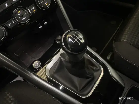 VOLKSWAGEN T-ROC - voiture d'occasion - Photo 25