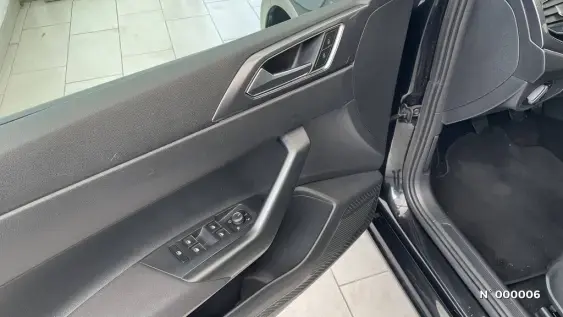 VOLKSWAGEN POLO V - voiture d'occasion - Photo 17