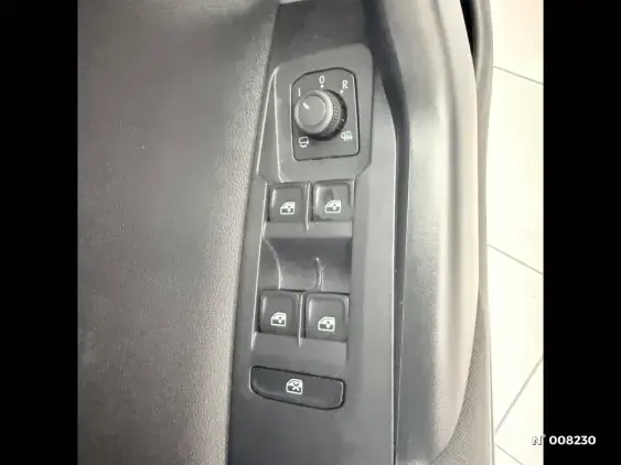 VOLKSWAGEN POLO V - voiture d'occasion - Photo 19