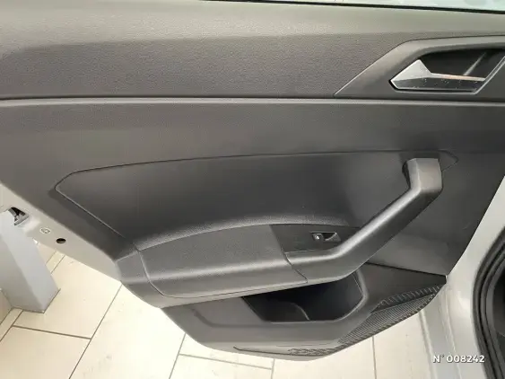 VOLKSWAGEN POLO V - voiture d'occasion - Photo 26