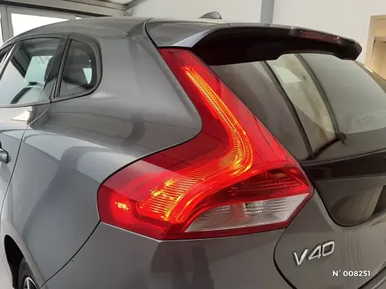 VOLVO V40 II - voiture d'occasion - Photo 7