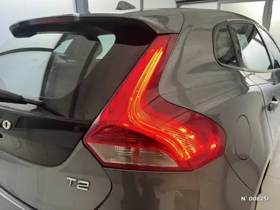 VOLVO V40 II - voiture d'occasion - Photo 15