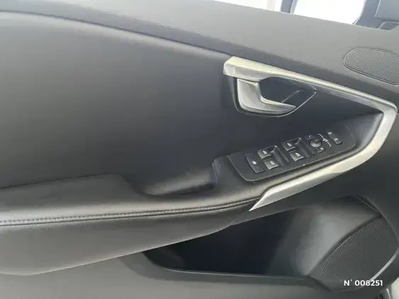 VOLVO V40 II - voiture d'occasion - Photo 16