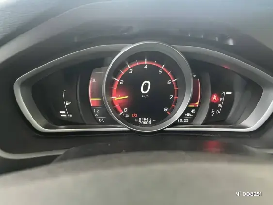 VOLVO V40 II - voiture d'occasion - Photo 20