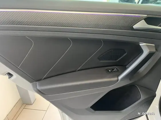VOLKSWAGEN TIGUAN III - voiture d'occasion - Photo 20