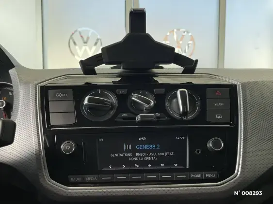 VOLKSWAGEN UP - voiture d'occasion - Photo 26