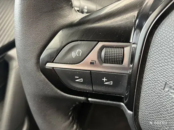 PEUGEOT 2008 II - voiture d'occasion - Photo 23