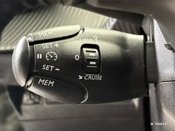 PEUGEOT 2008 II - voiture d'occasion - Photo 26