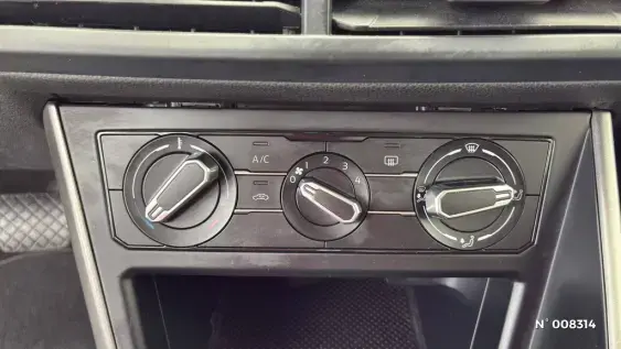 VOLKSWAGEN POLO V - voiture d'occasion - Photo 23