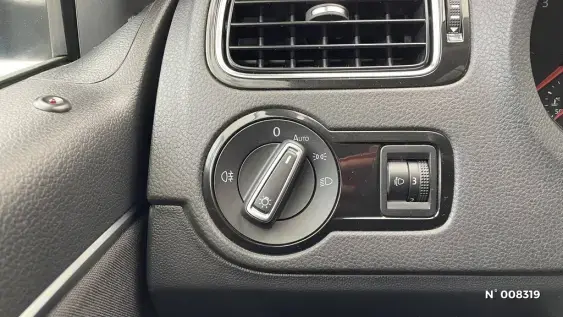 VOLKSWAGEN POLO V - voiture d'occasion - Photo 25