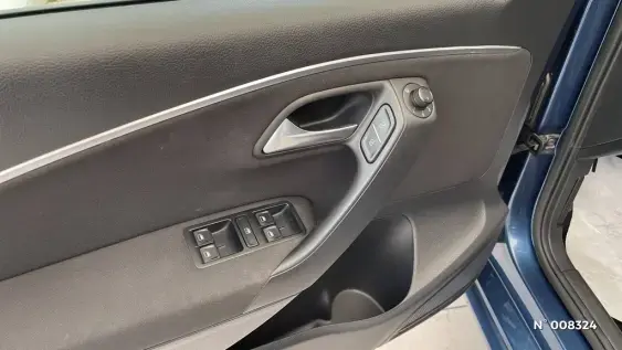 VOLKSWAGEN POLO V - voiture d'occasion - Photo 18